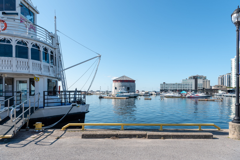 Illustration for article titled HMCS Oriole at Crawford Wharf in Downtown Kingston